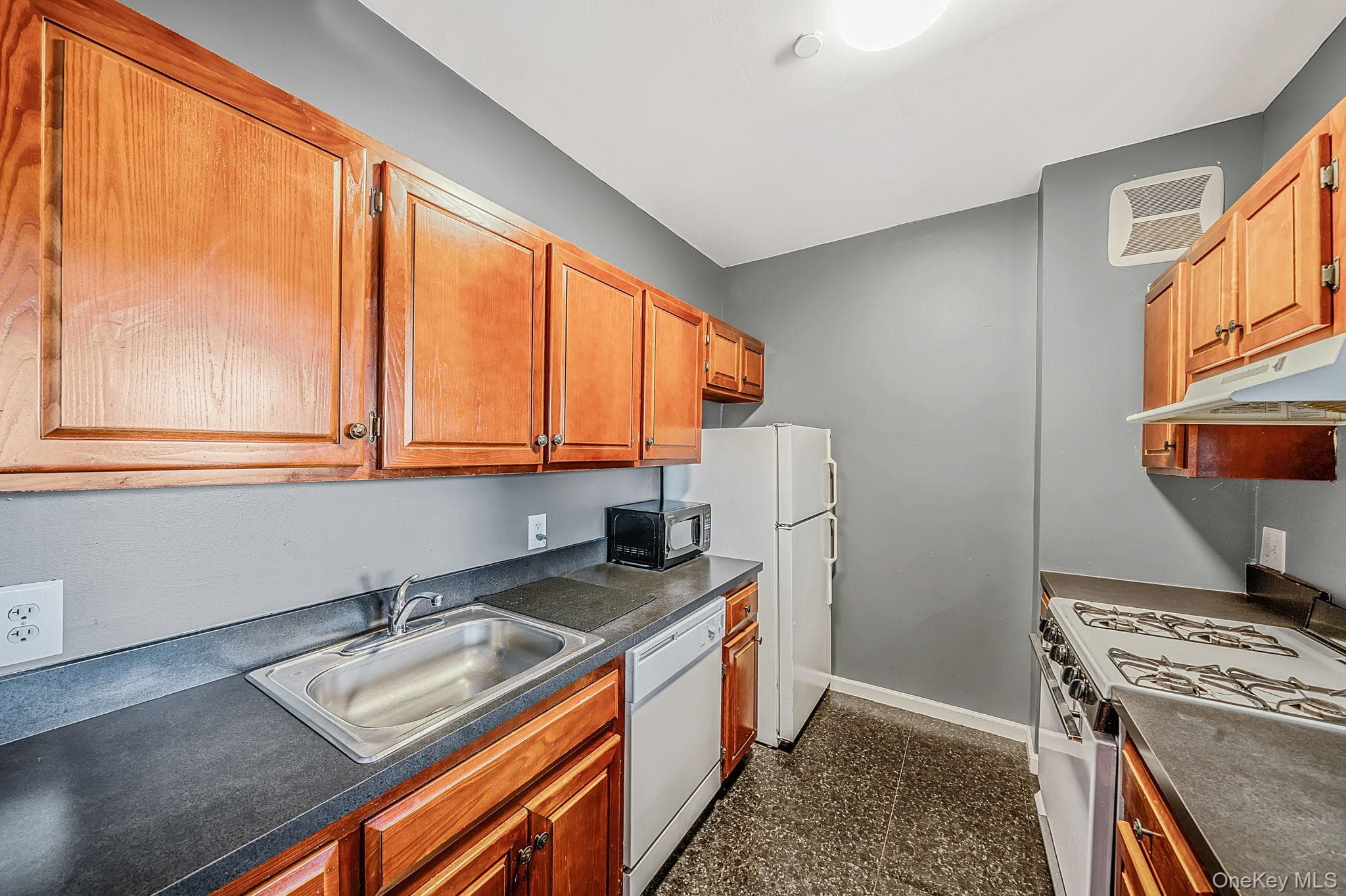 821 Prospect Avenue thumbnail 5