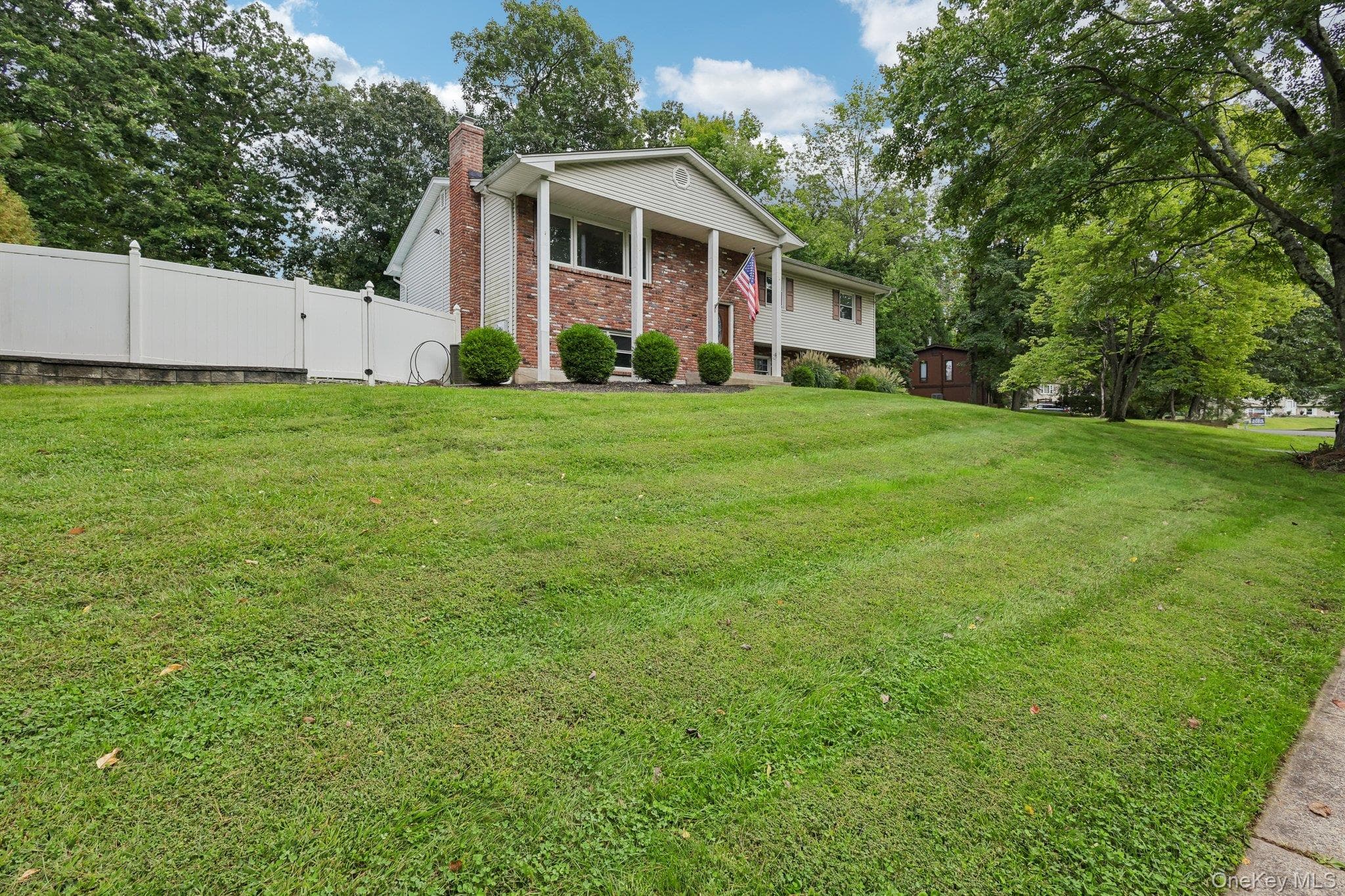 82 Branchville Road thumbnail 2