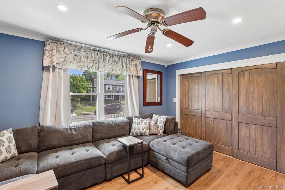 413 Pecan Street thumbnail 12