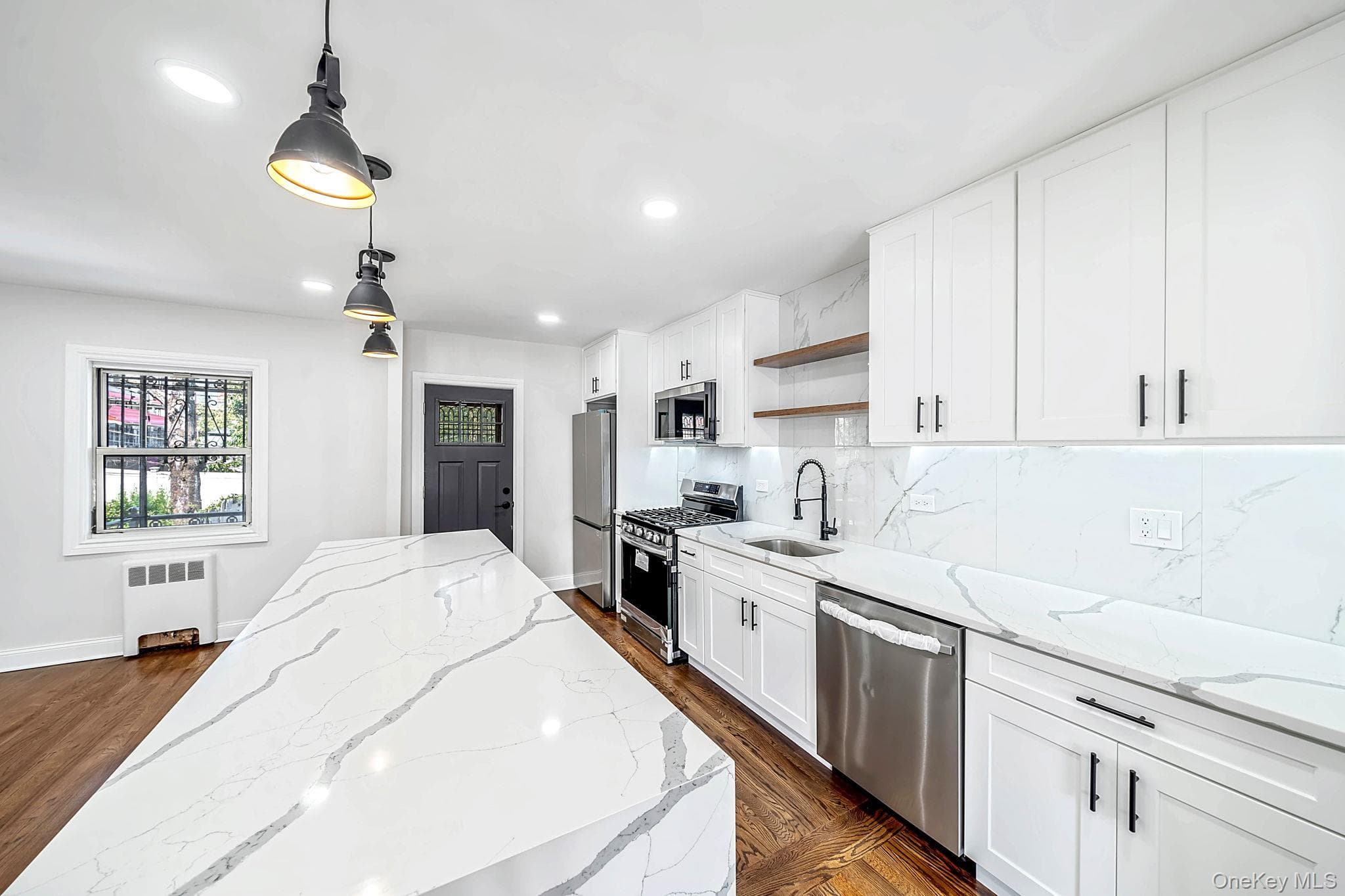 4059 Paulding Avenue photo 1