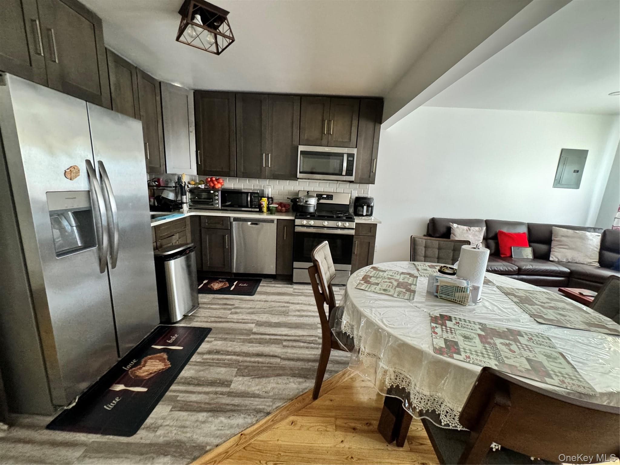 648 E 93rd Street thumbnail 17