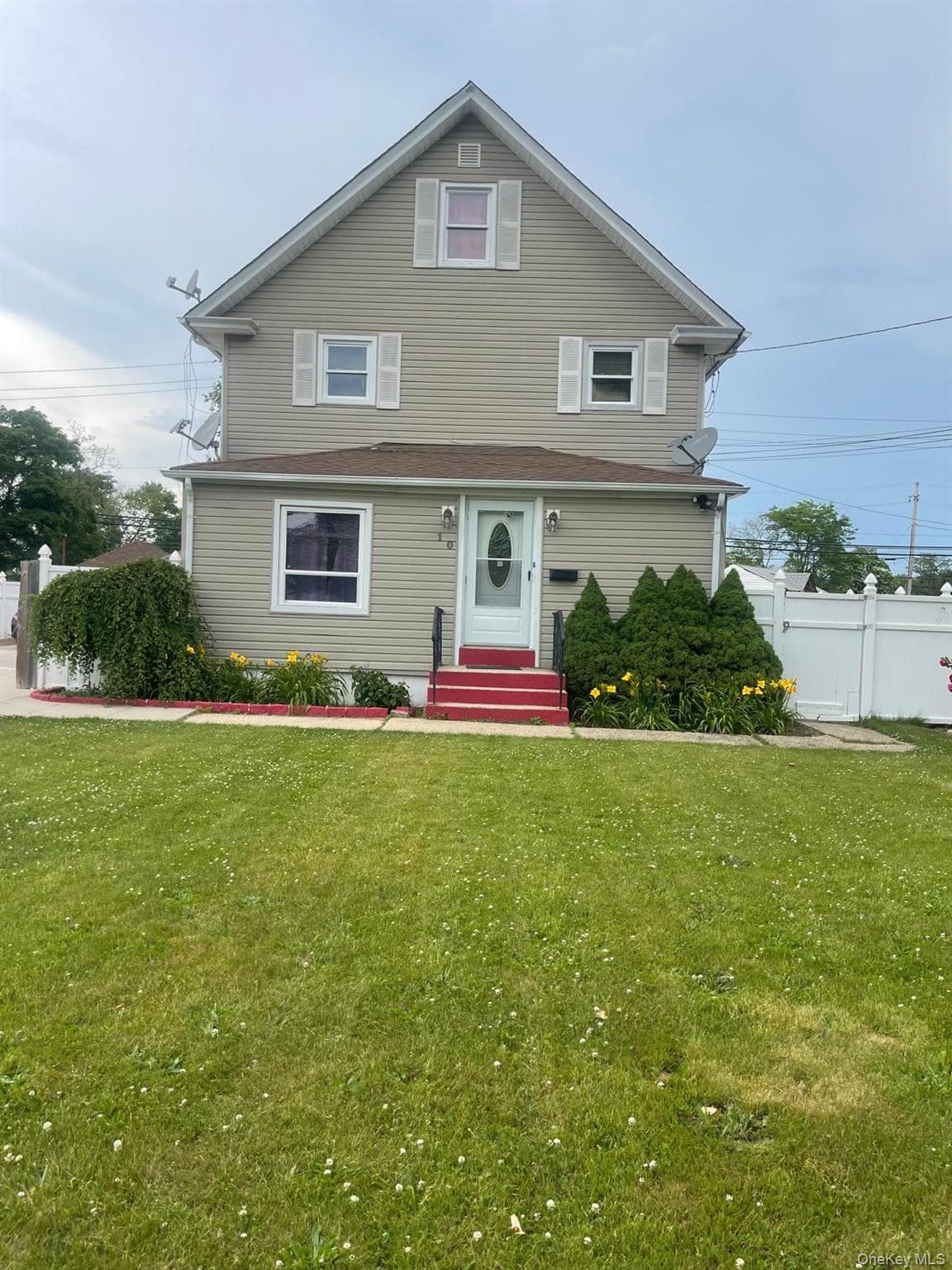 10 1st Avenue, Central Islip
