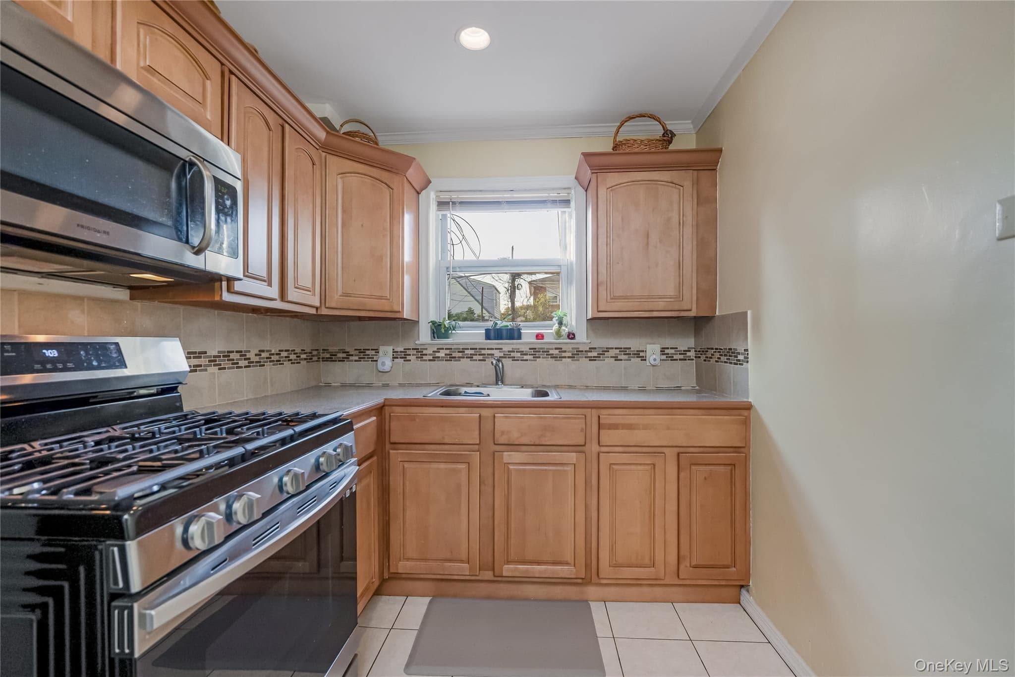 22533 Murdock Avenue thumbnail 11