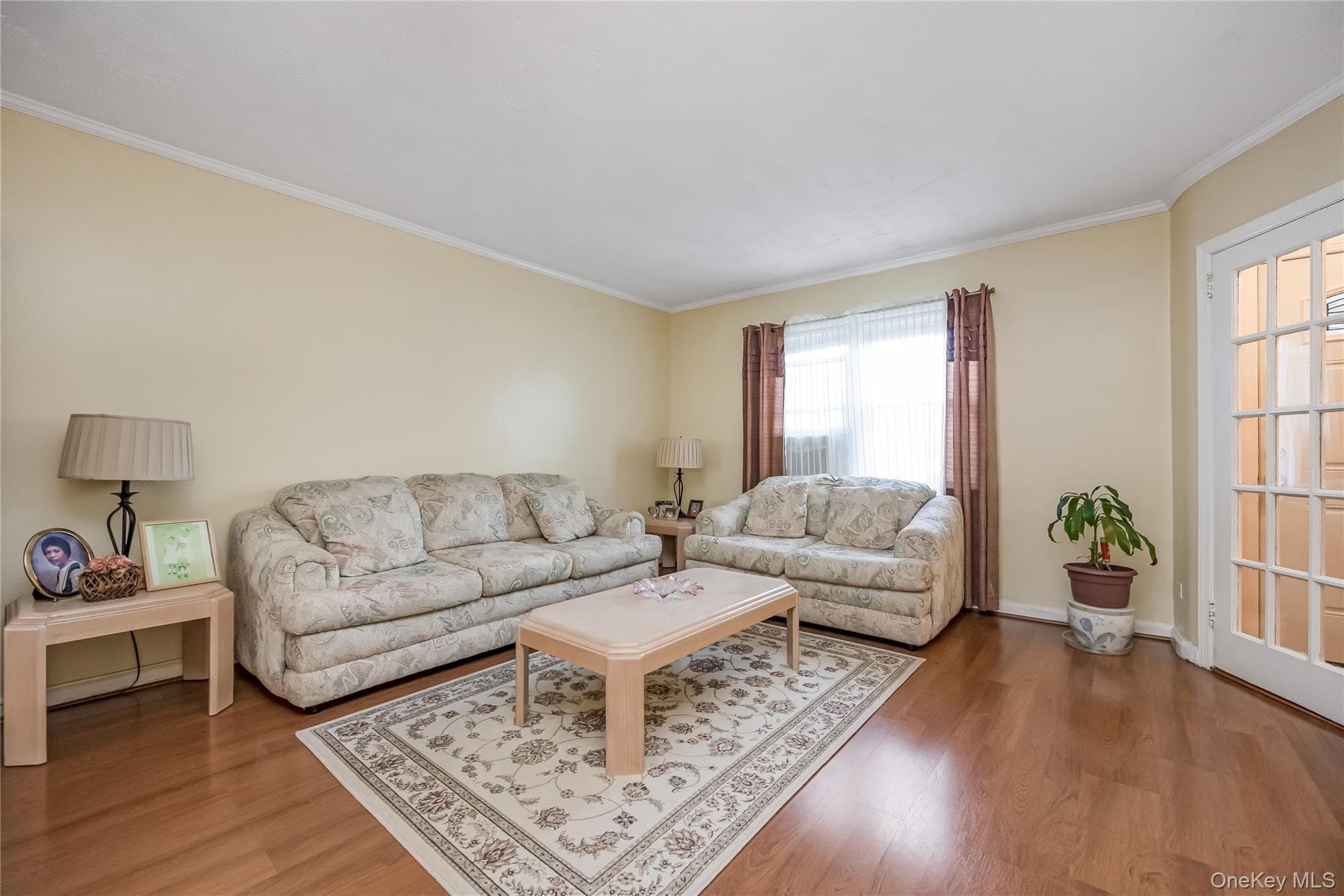 22533 Murdock Avenue thumbnail 4