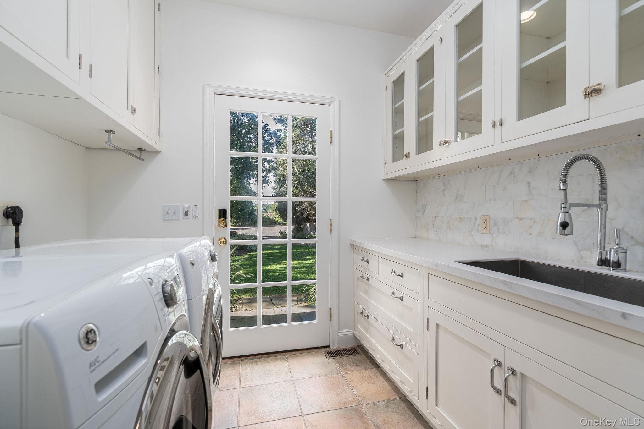 775 Mulford Court thumbnail 30