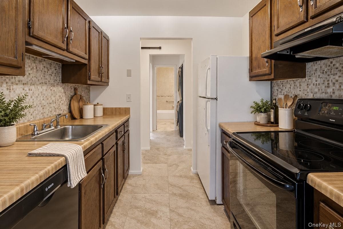 1 Briarcliff Drive Unit: 4 thumbnail 15