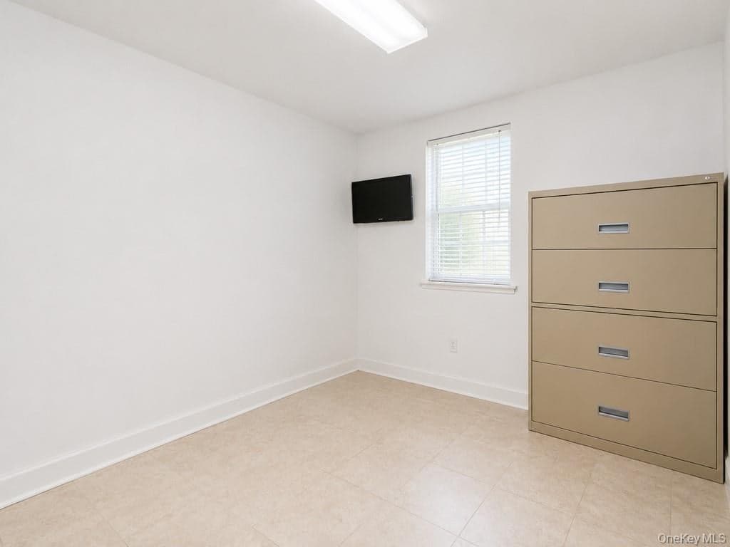 4779 White Plains Road thumbnail 7
