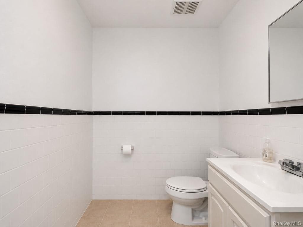 4779 White Plains Road thumbnail 18