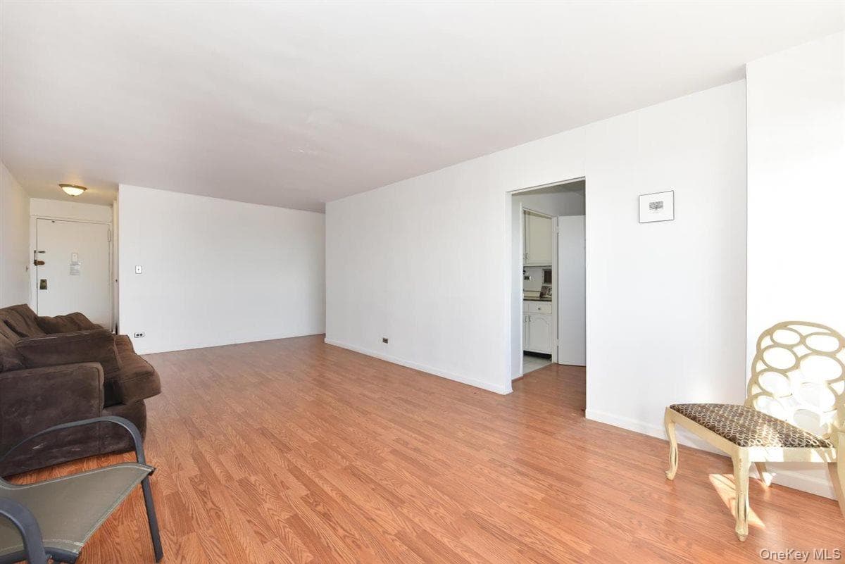 175-20 Wexford Terrace Unit: 16L thumbnail 4