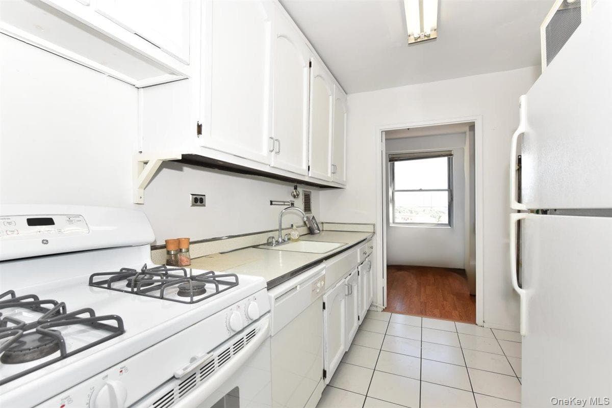 175-20 Wexford Terrace Unit: 16L thumbnail 7