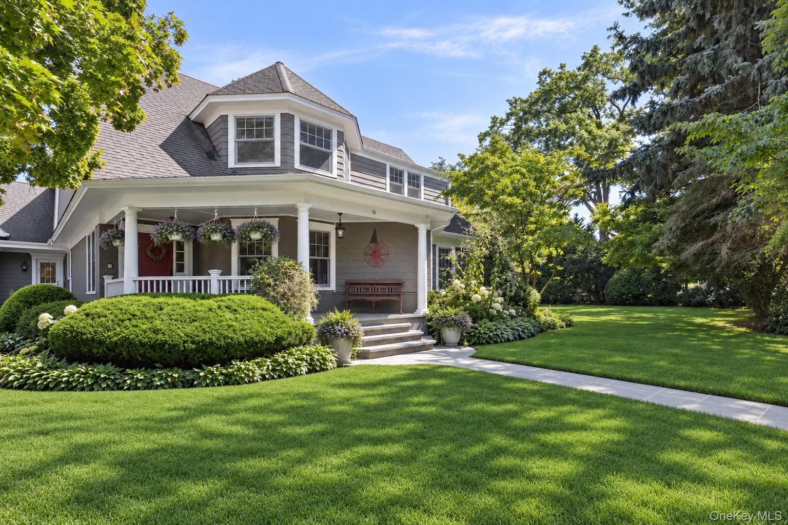 16 Middle Drive photo 1
