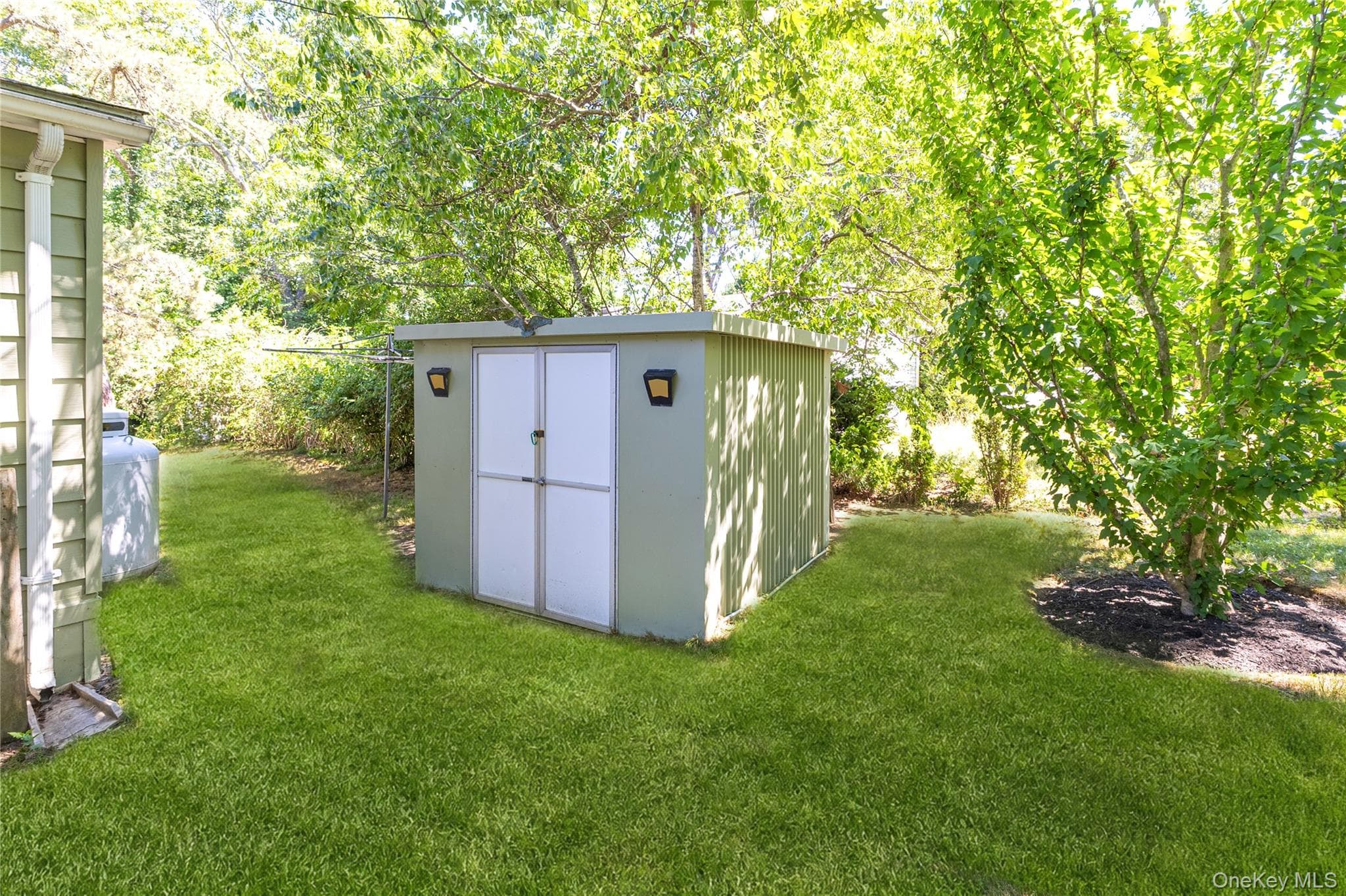 525 Riverleigh Avenue Unit: 106 thumbnail 5