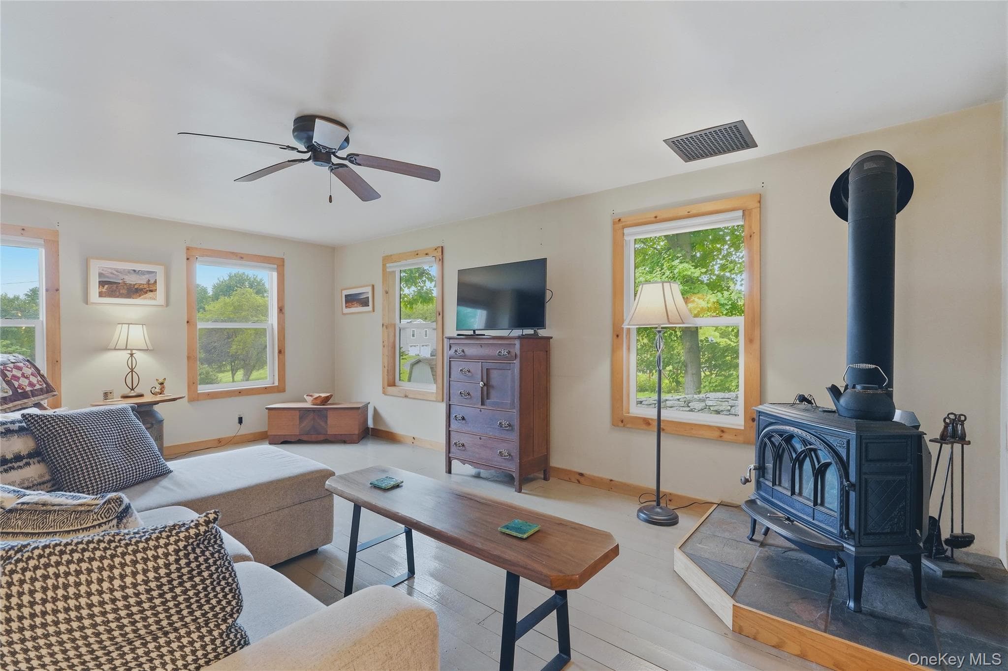 371 Crescent Avenue thumbnail 3