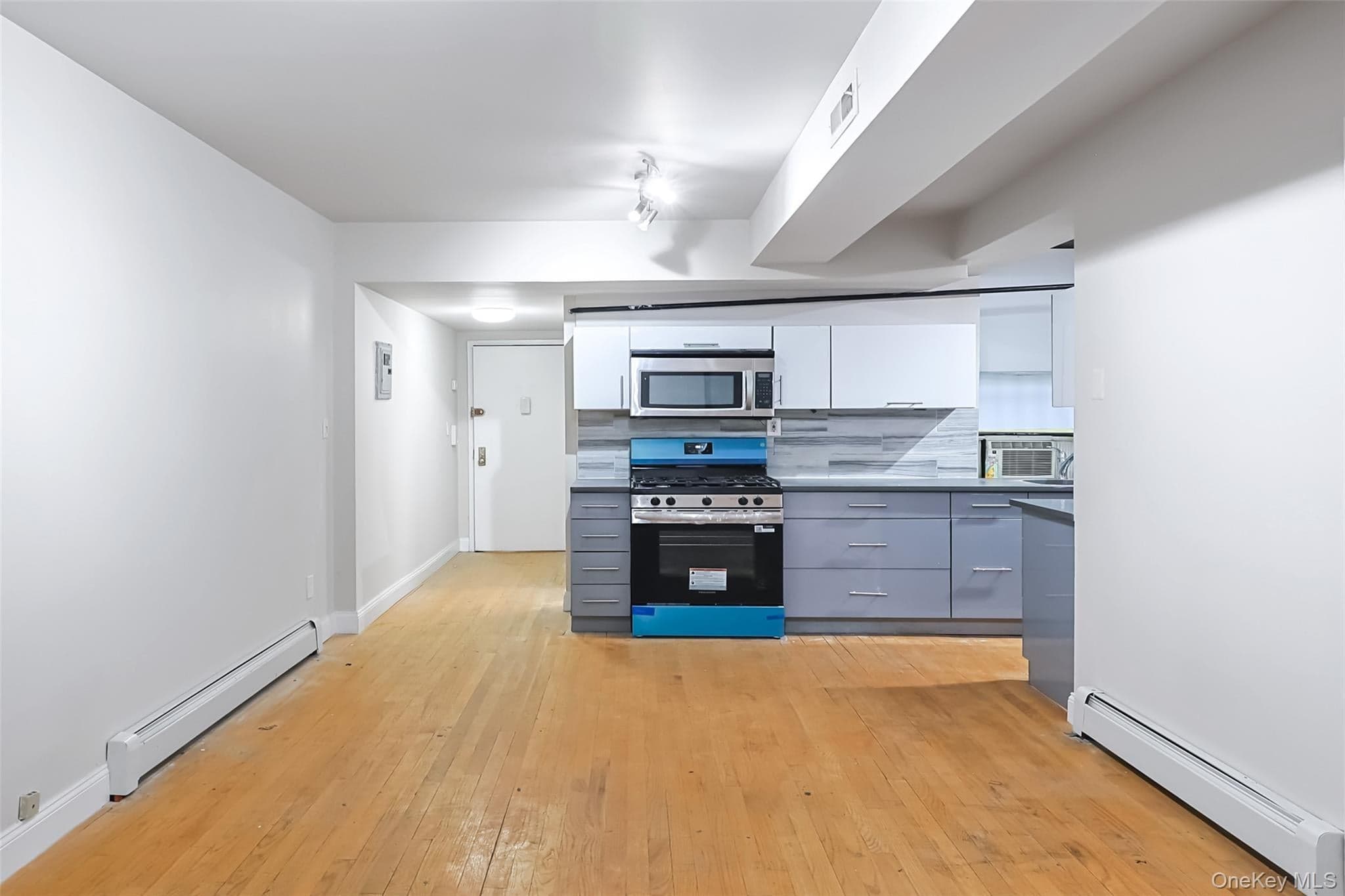 512 W 180th Street thumbnail 6