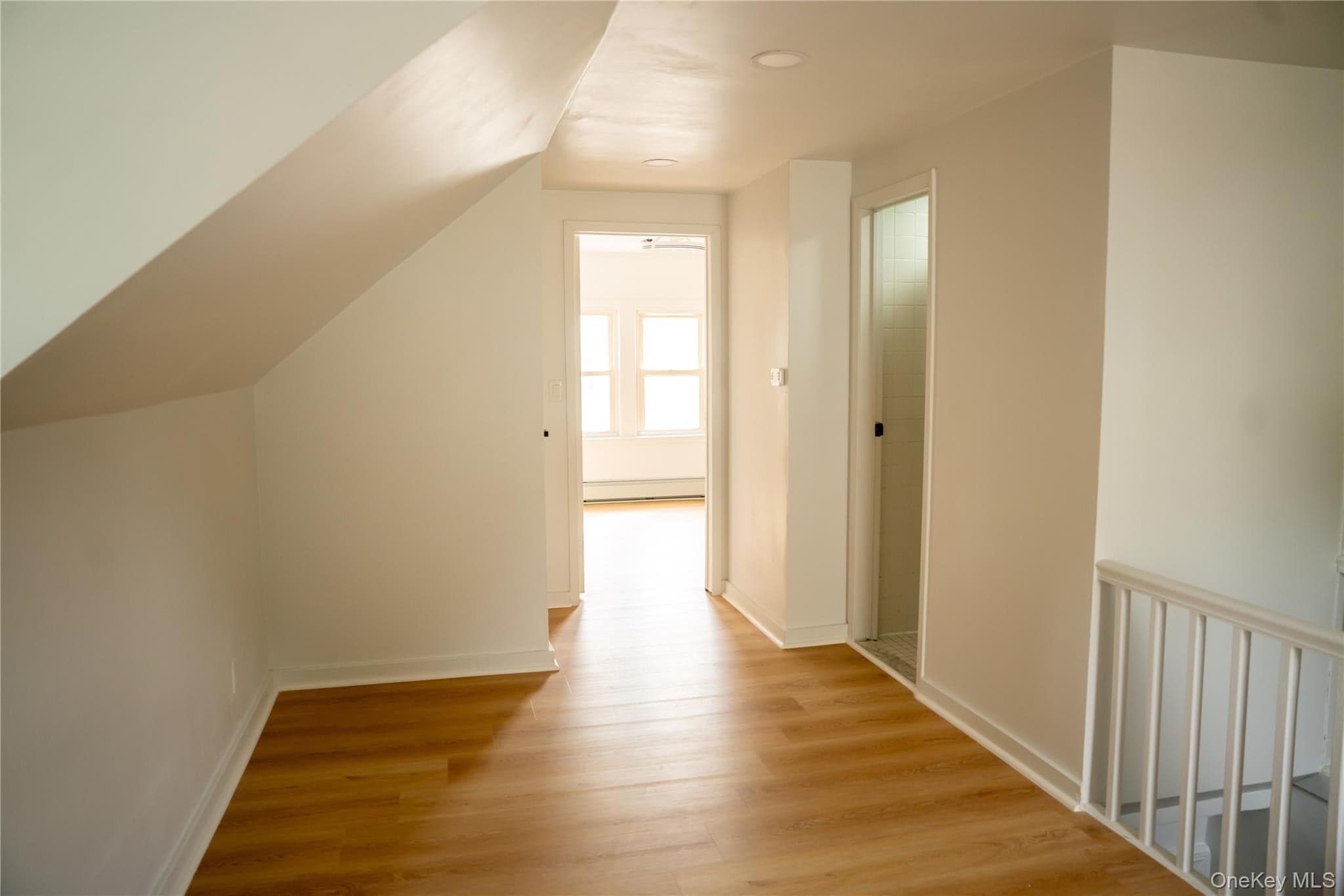 586 Stratford Road thumbnail 18