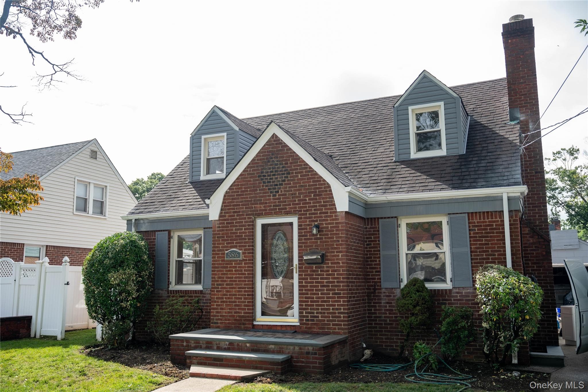 586 Stratford Road thumbnail 2