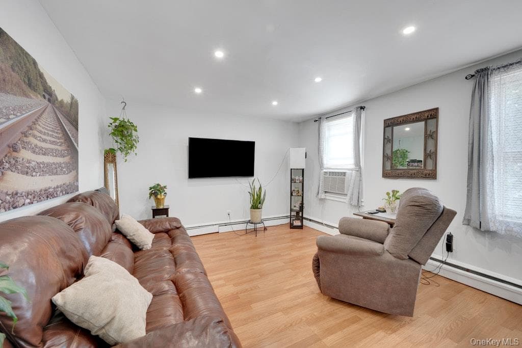 144 Beekman Avenue thumbnail 14