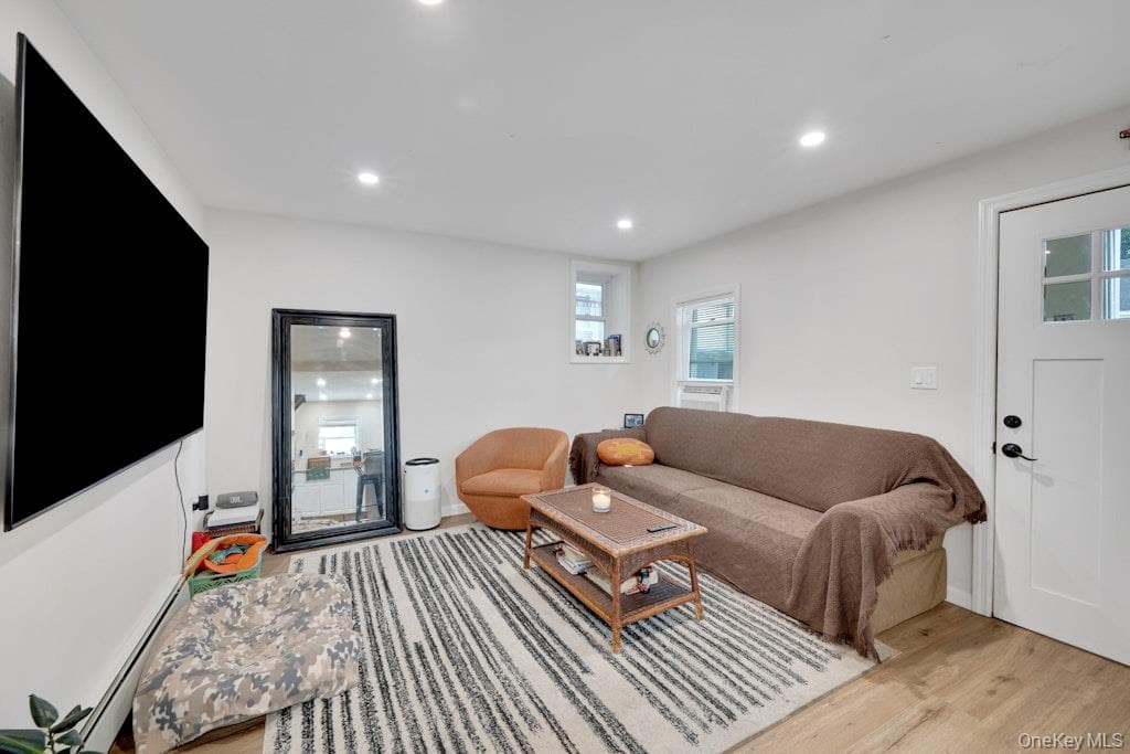 144 Beekman Avenue thumbnail 27
