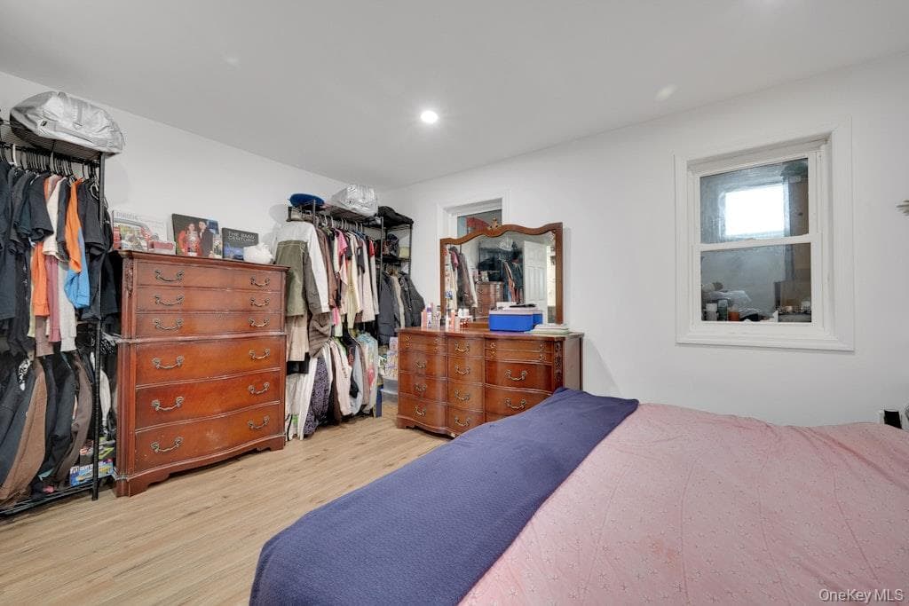 144 Beekman Avenue thumbnail 33