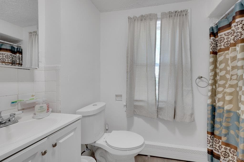 144 Beekman Avenue thumbnail 22