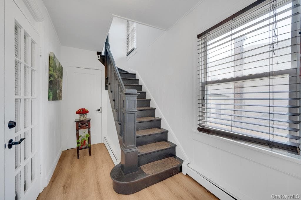 144 Beekman Avenue thumbnail 5