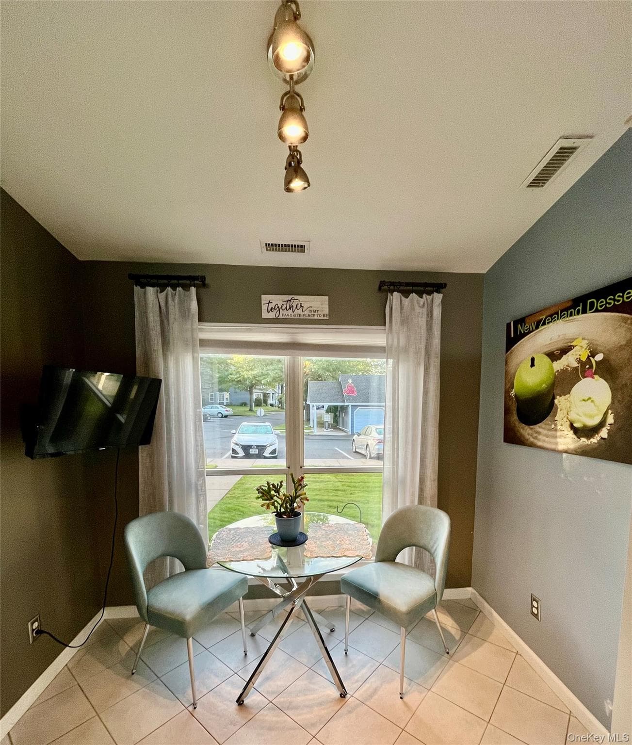 735 Spring Lake Drive thumbnail 2