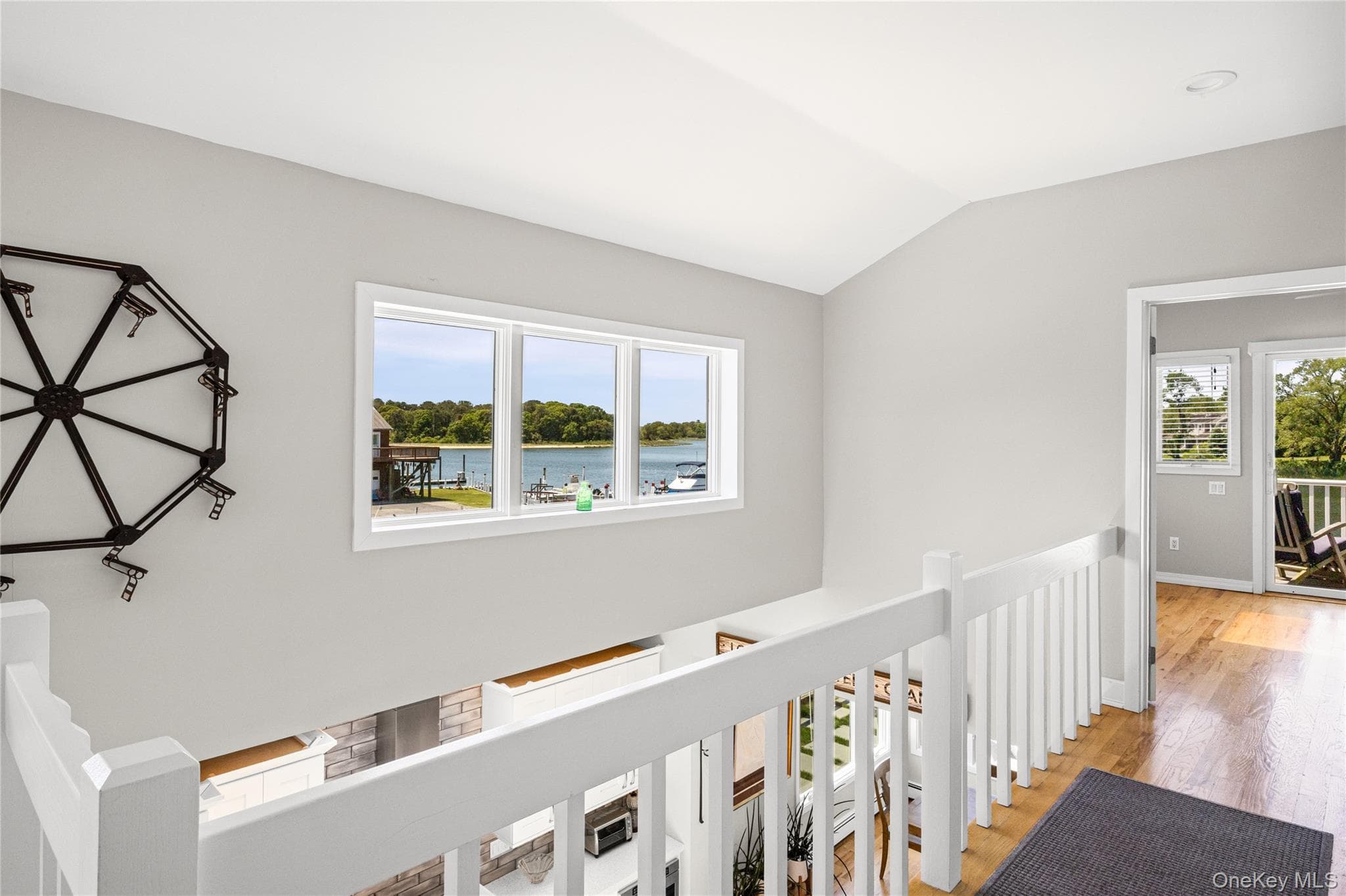 81 Beach Road thumbnail 22