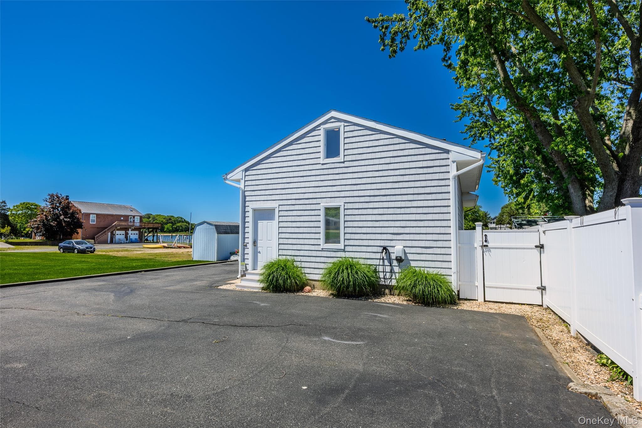 81 Beach Road thumbnail 44