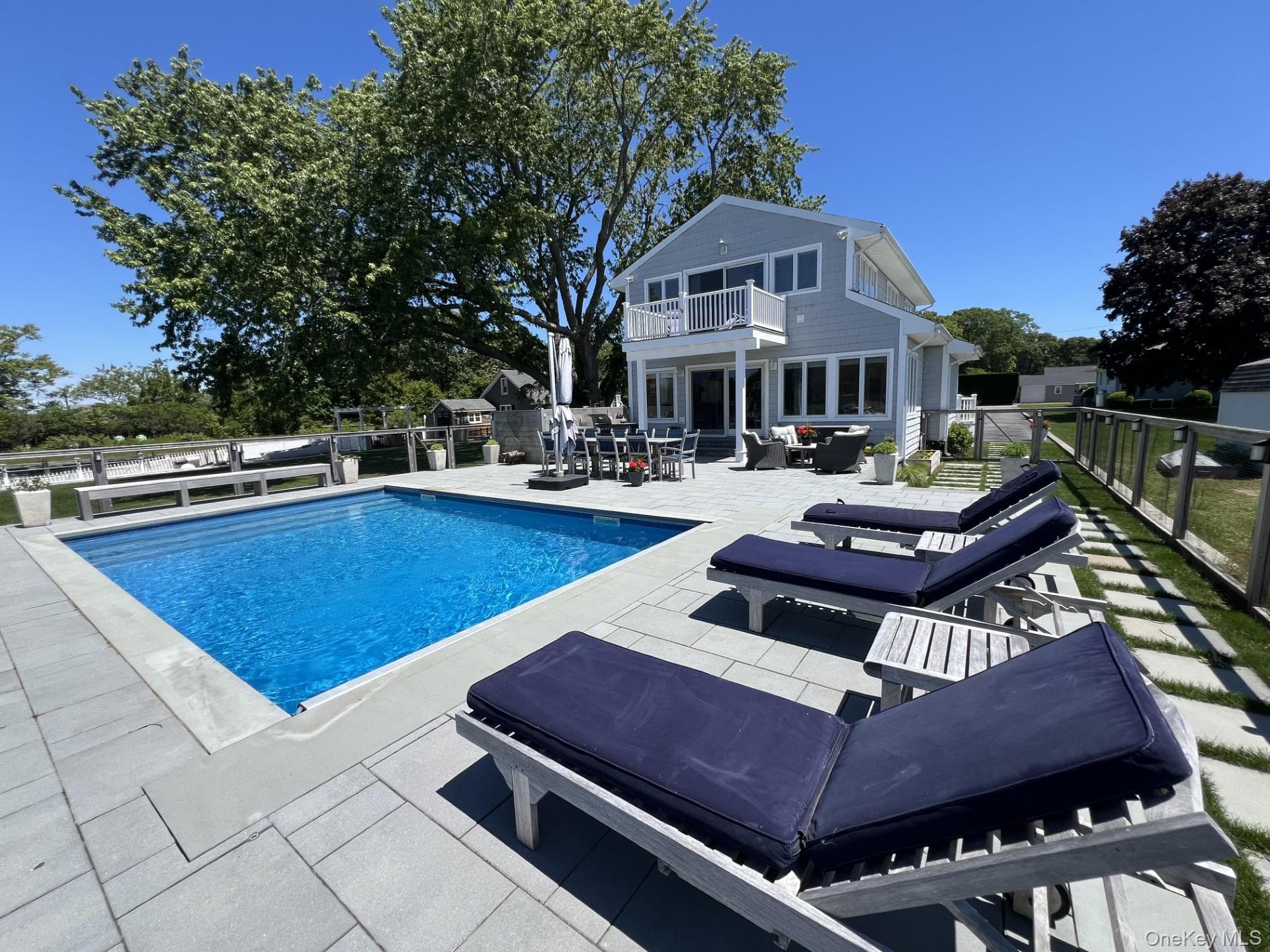 81 Beach Road thumbnail 2