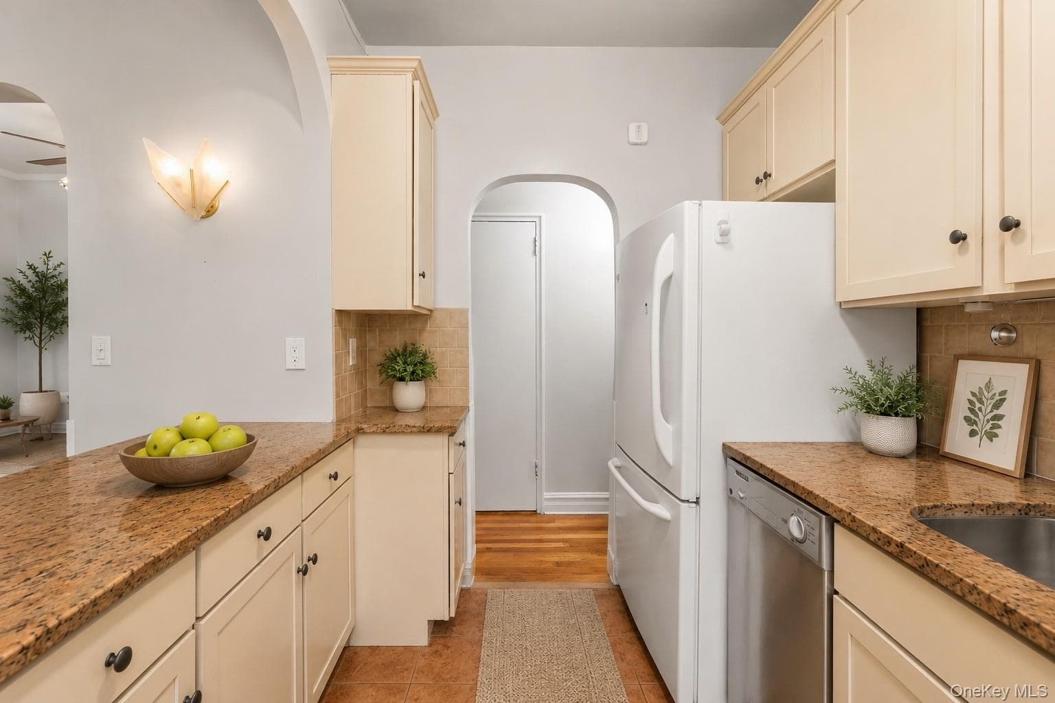 3810 Greystone Ave. Ave Unit: 507 thumbnail 5