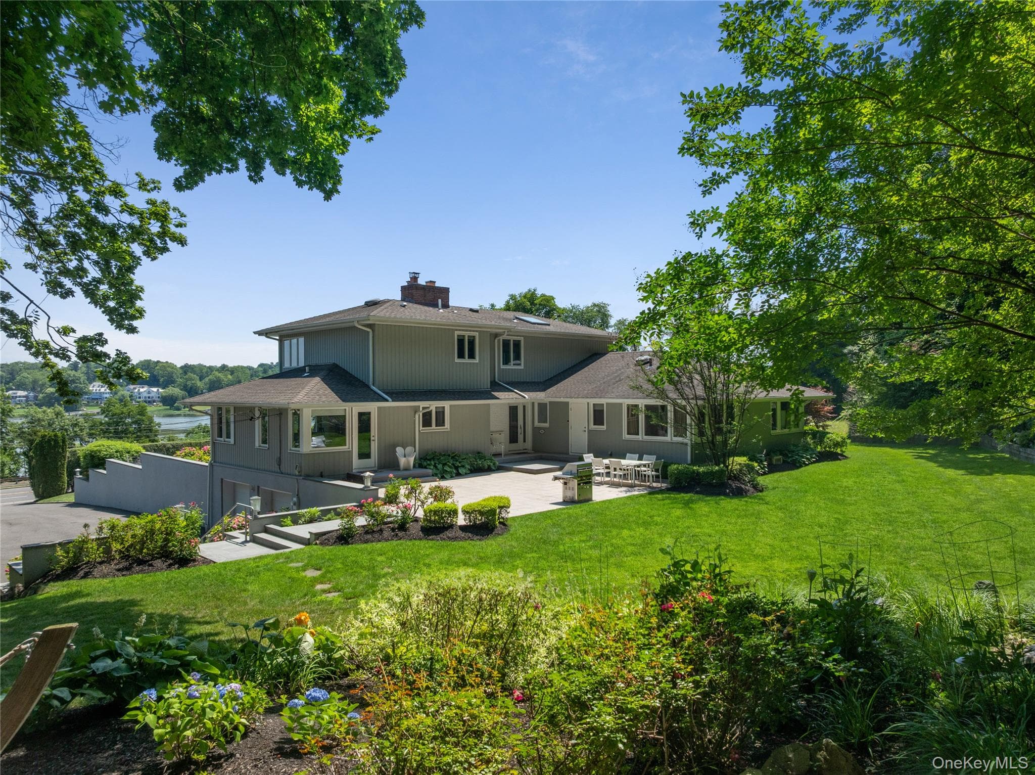 353 E Shore Road, Great Neck