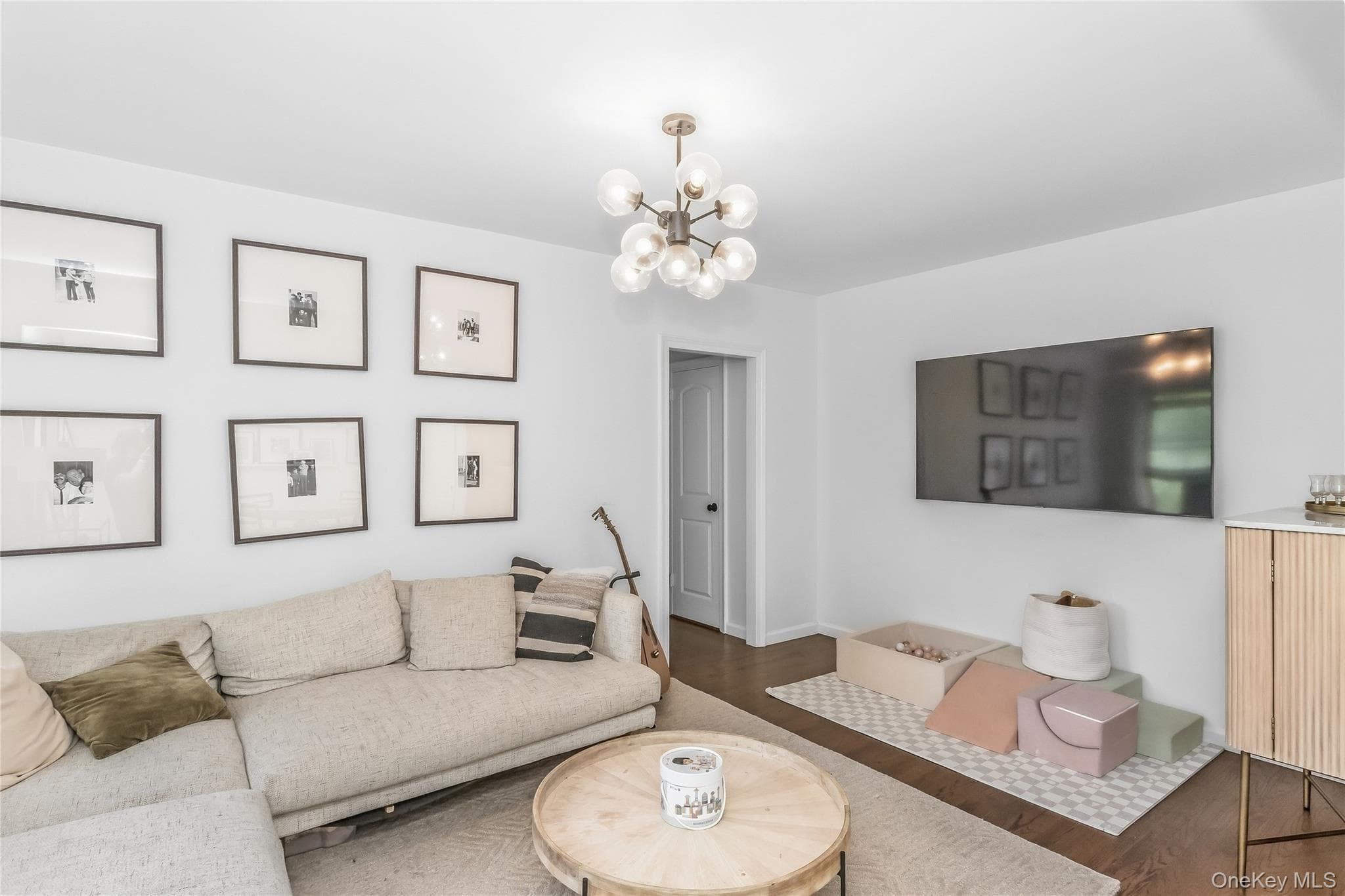 51-10 30 Avenue Unit: 4 thumbnail 2