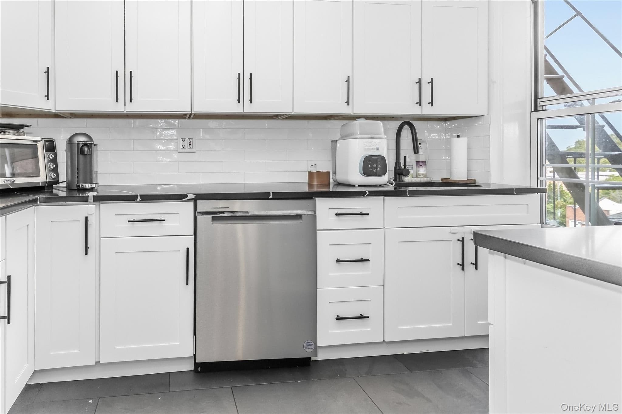 51-10 30 Avenue Unit: 4 thumbnail 13