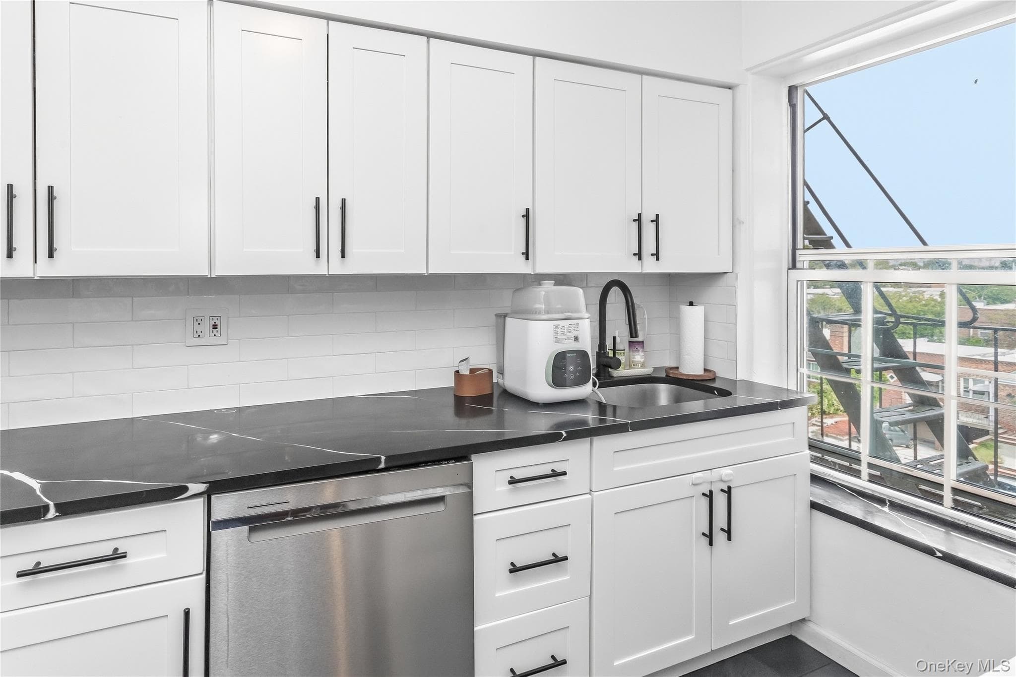 51-10 30 Avenue Unit: 4 thumbnail 8