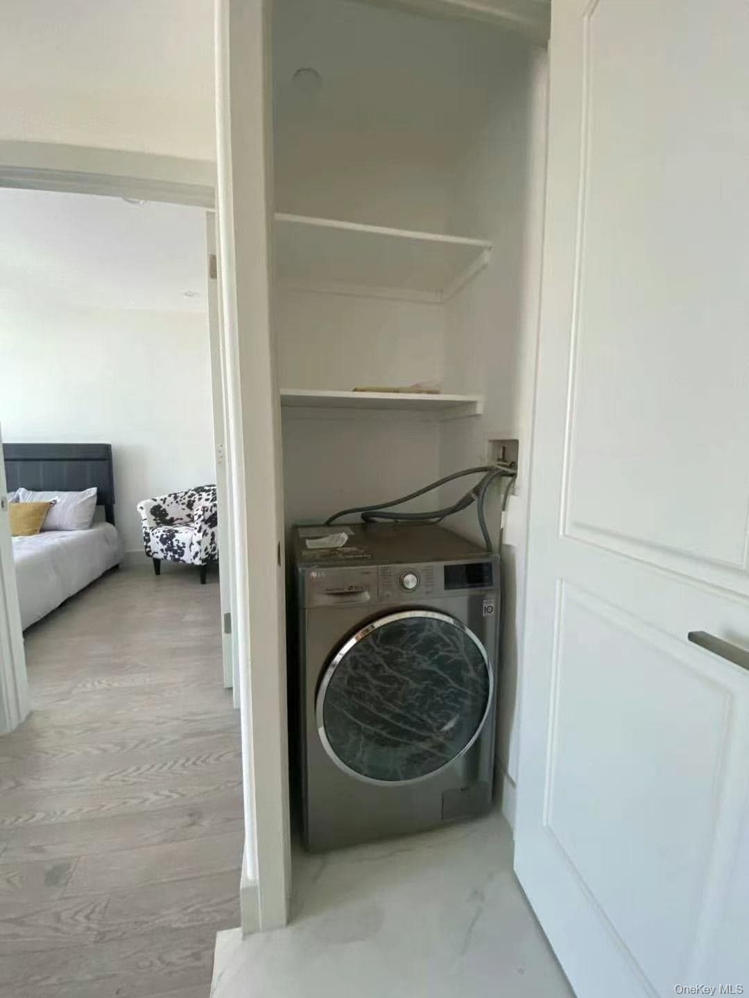 4162 Bowne Street Unit: 14E thumbnail 6
