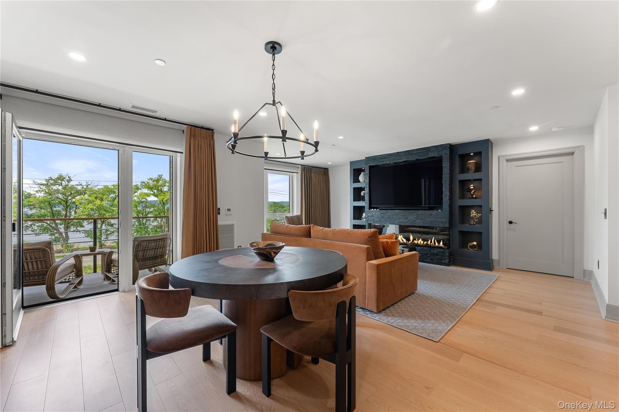 25 S Riverside Avenue Unit: 210 thumbnail 7