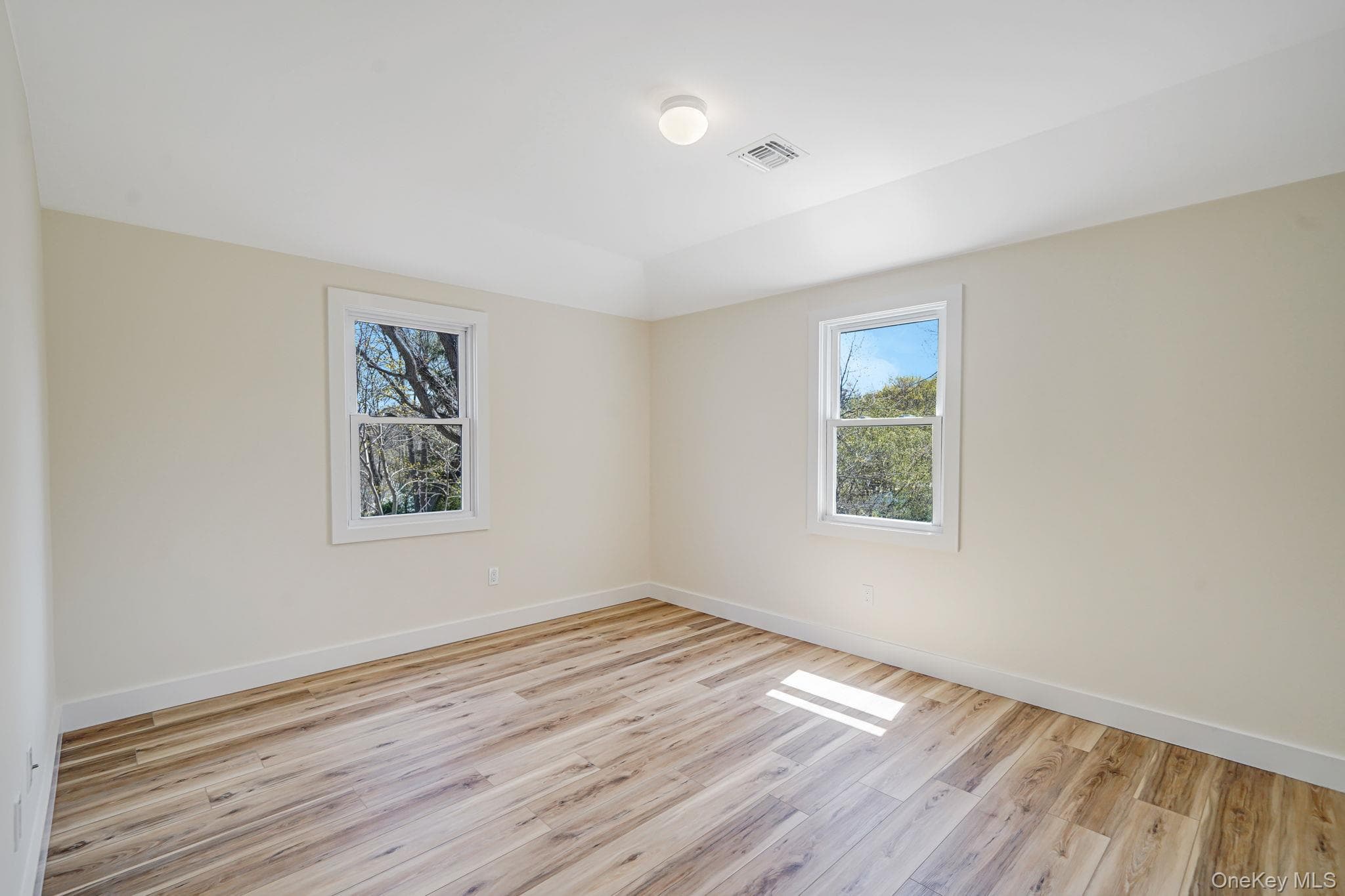 2939 N Wading River Road thumbnail 20