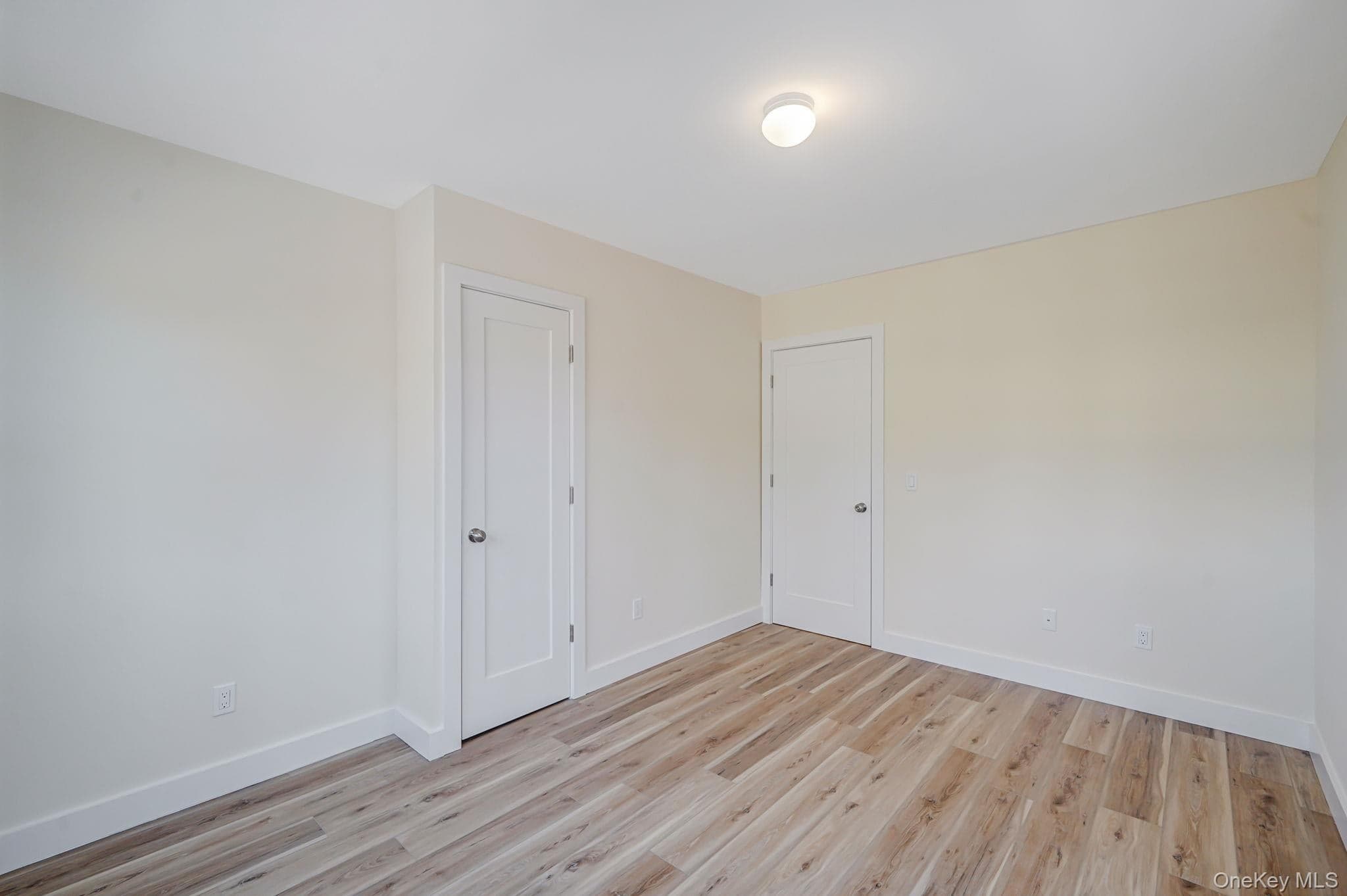 2939 N Wading River Road thumbnail 13