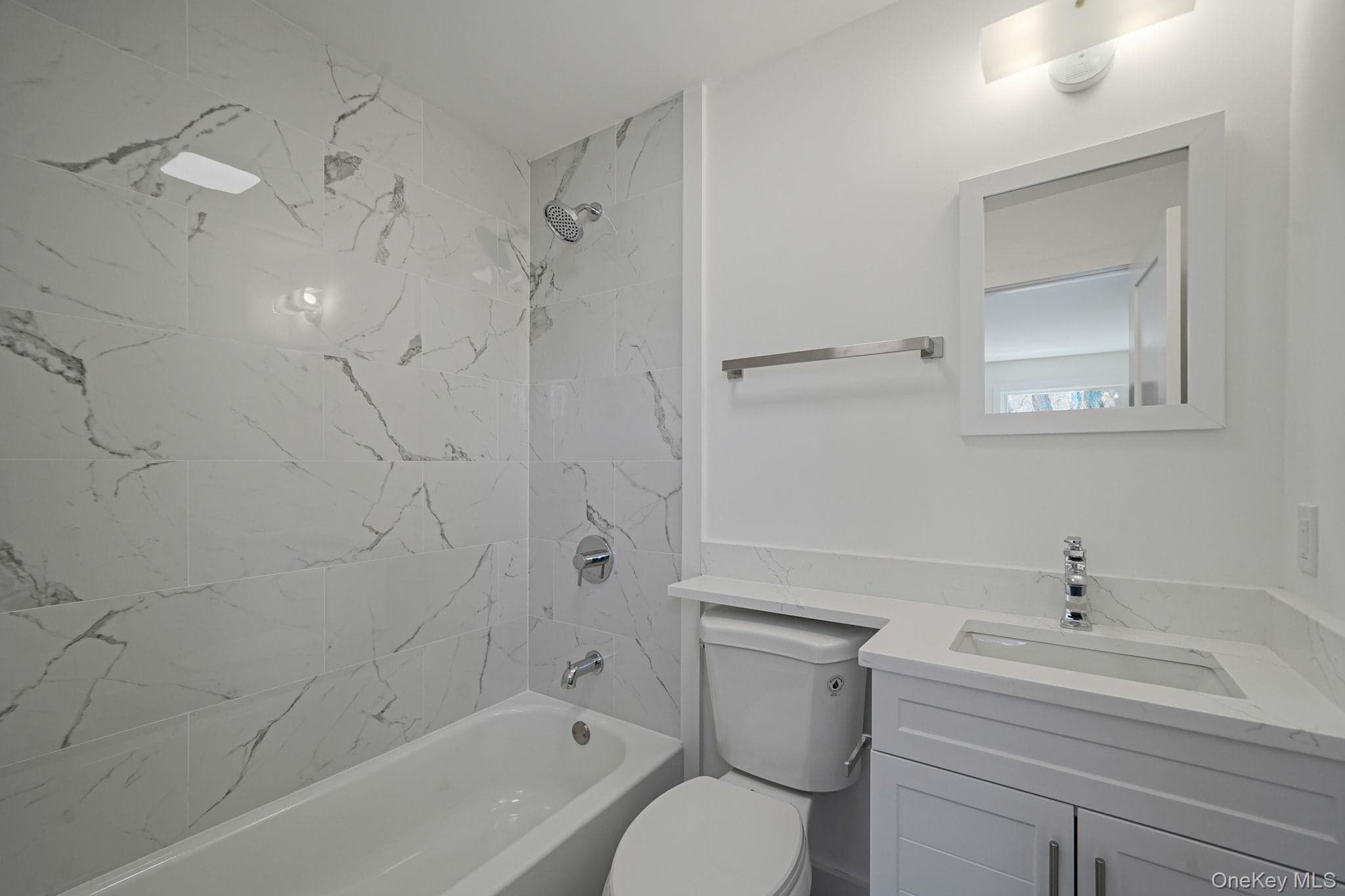 2939 N Wading River Road thumbnail 11