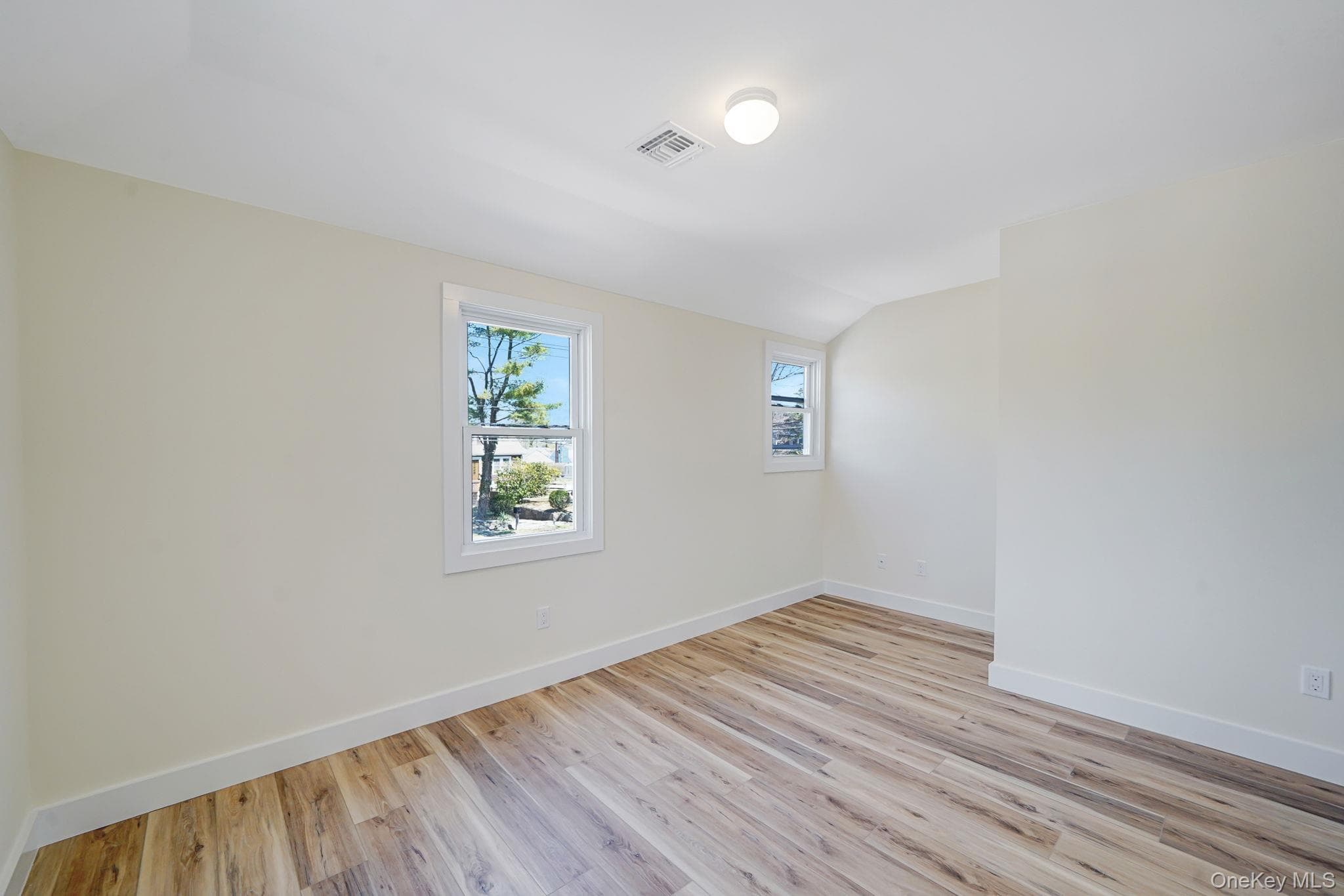 2939 N Wading River Road thumbnail 25