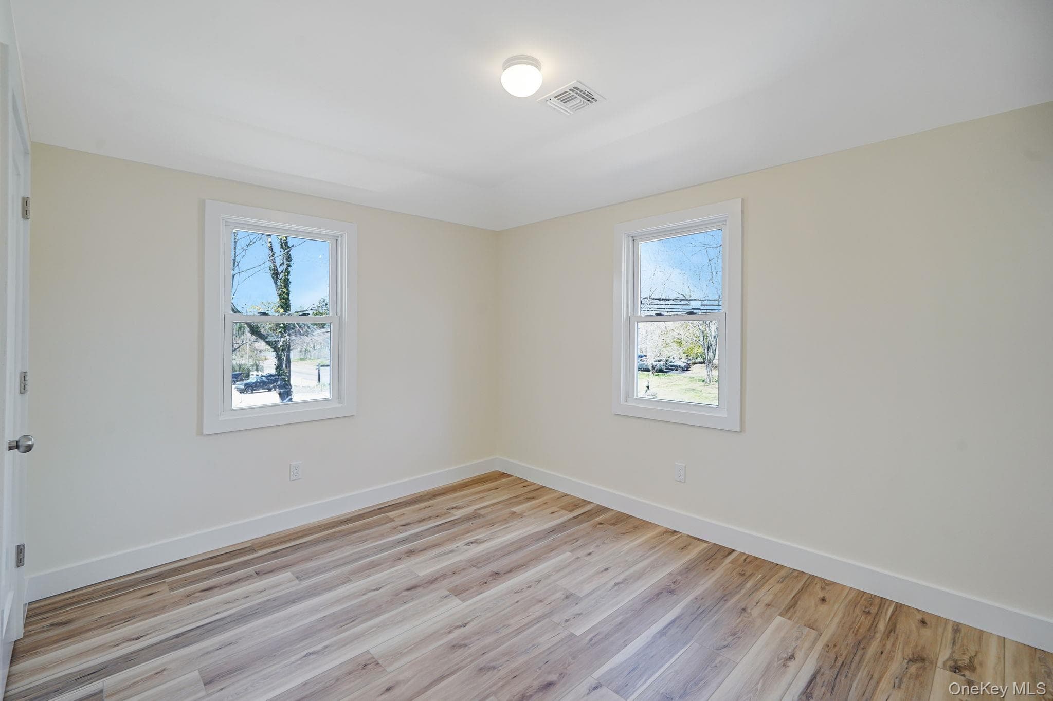 2939 N Wading River Road thumbnail 24