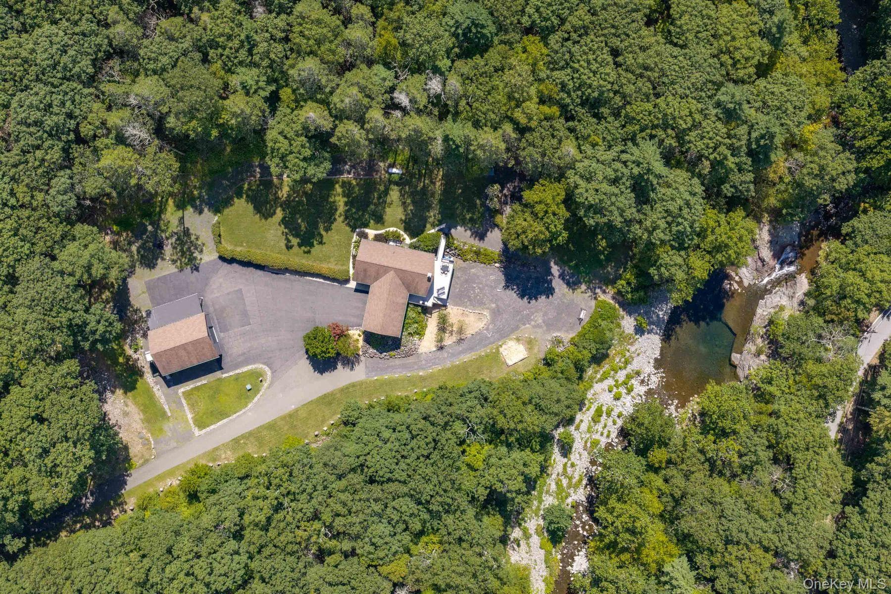 61 Woodland Falls Road thumbnail 41