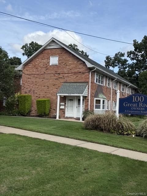 100 Connetquot Ave AVE Unit: 36, East Islip