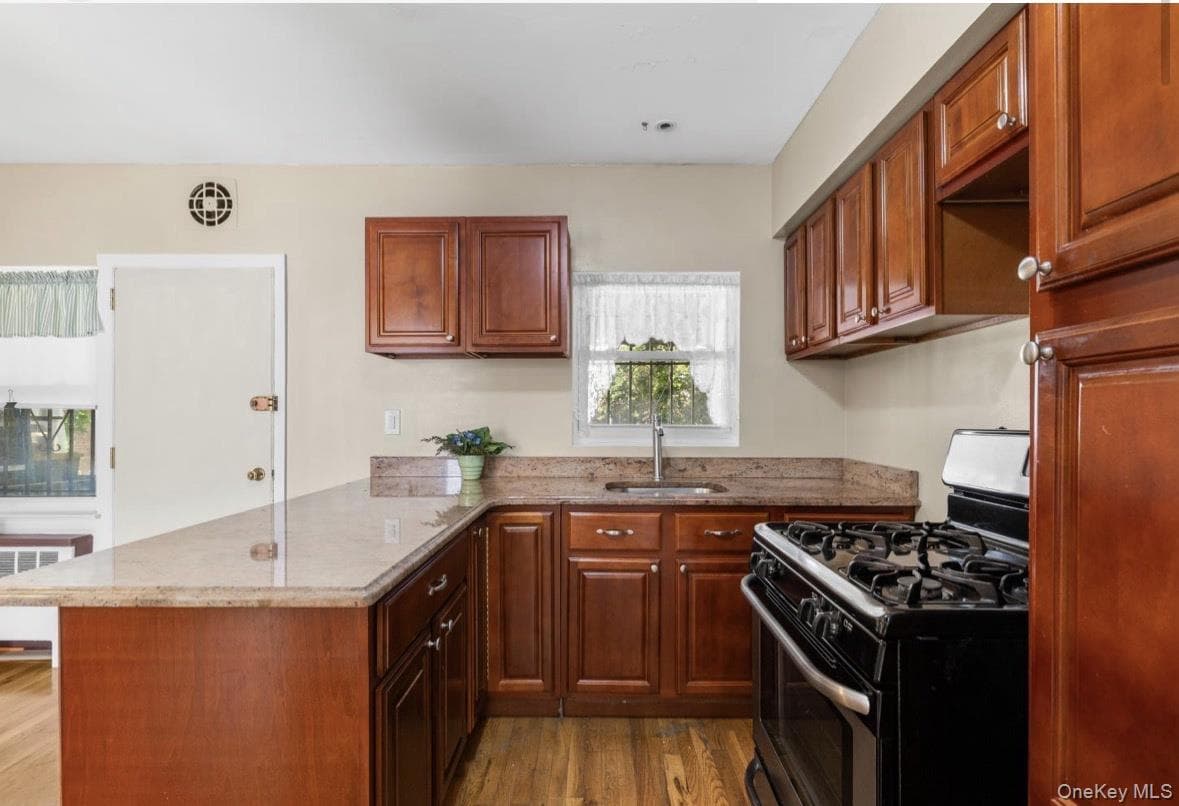 1147 E 223rd Street thumbnail 2