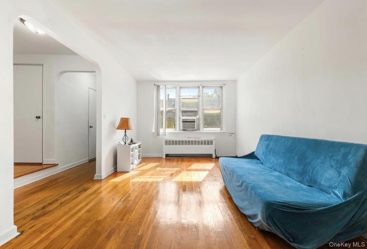 1147 E 223rd Street thumbnail 7