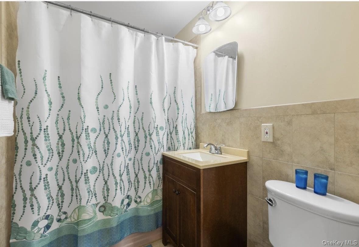 1147 E 223rd Street thumbnail 15