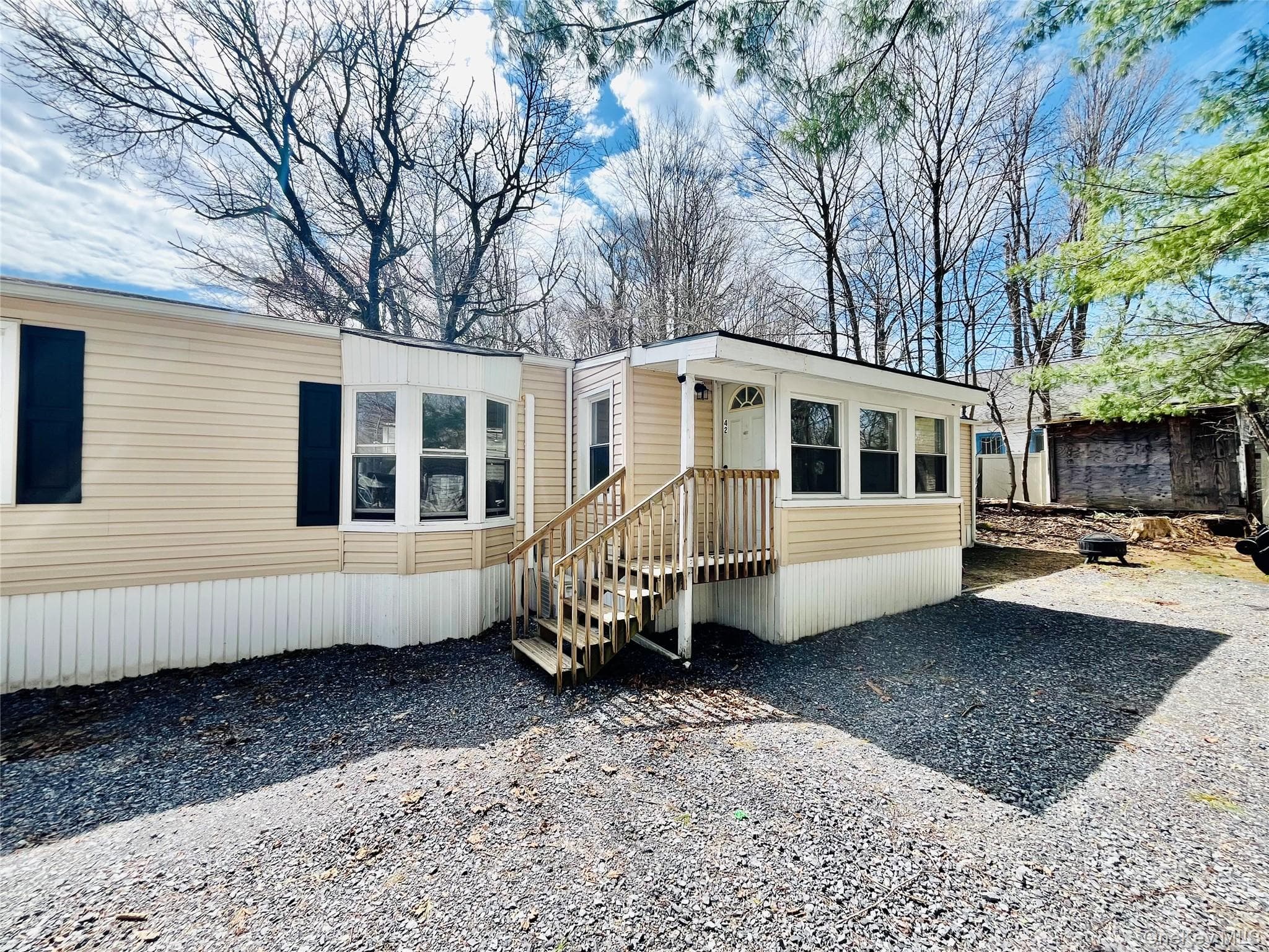 723 Beekman Road Unit: 42 thumbnail 5