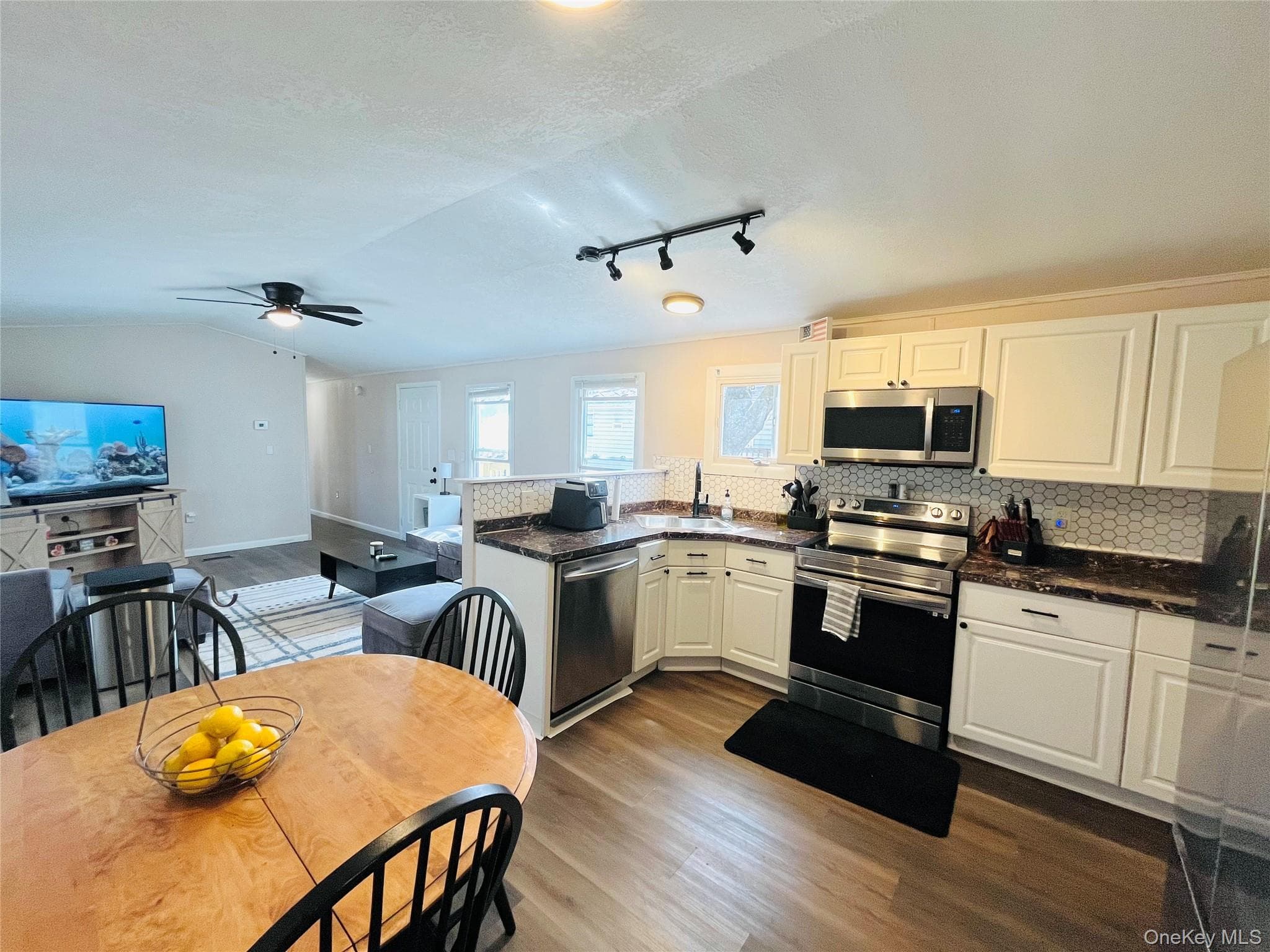 723 Beekman Road Unit: 42 thumbnail 8