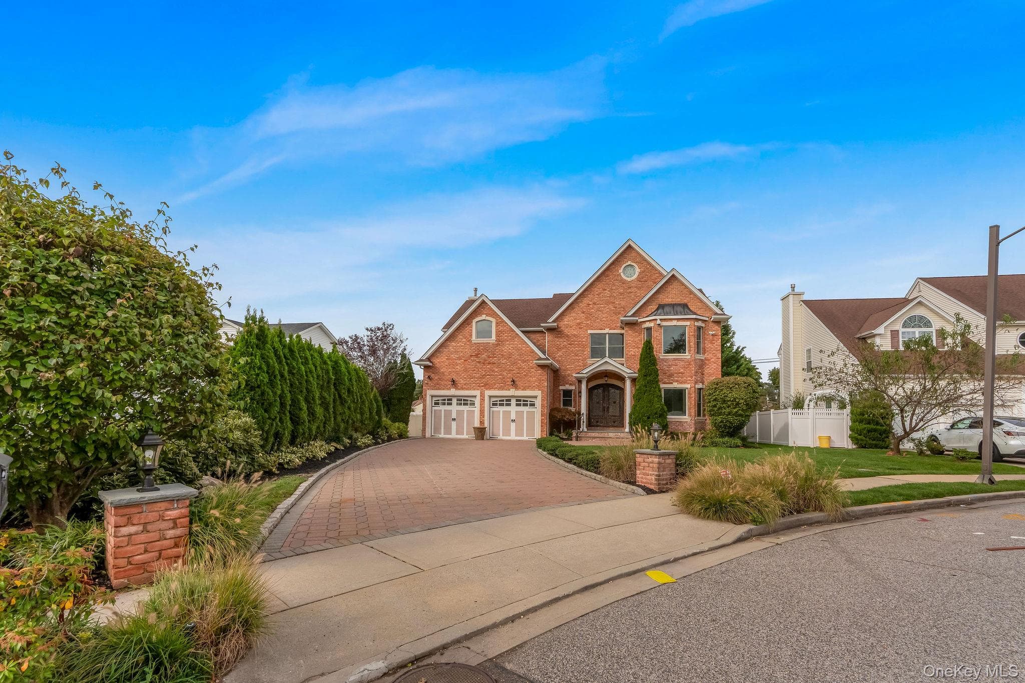 4 Corin Court, Syosset