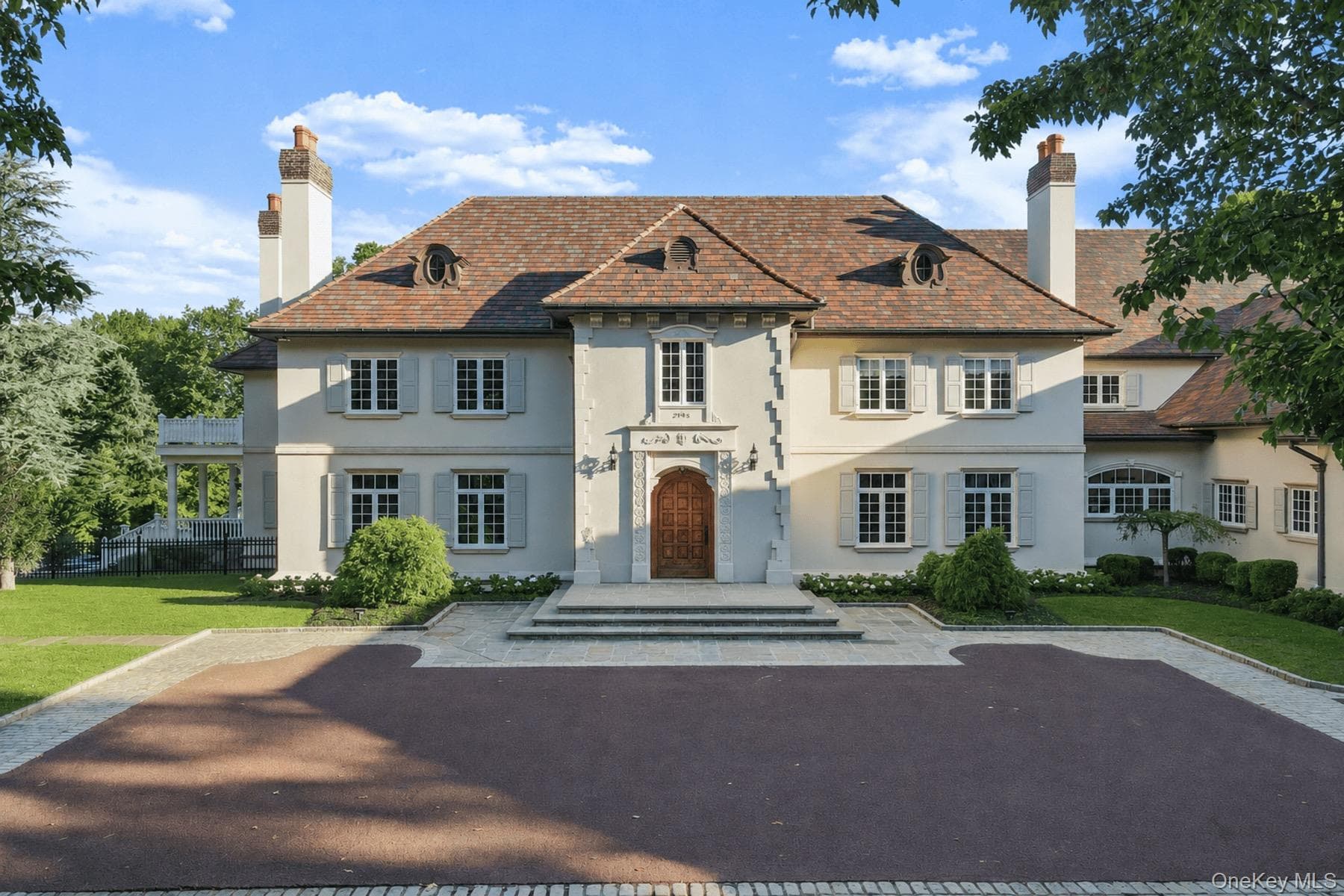 4 Cowdray Park Drive photo 1